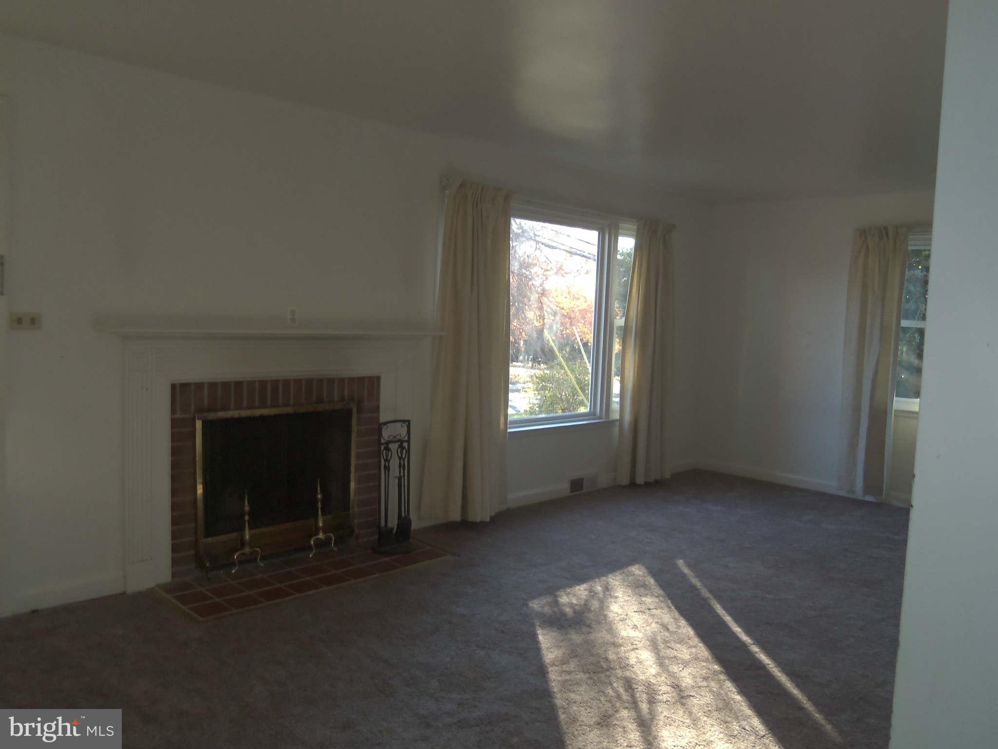 308 Paradise Road Aberdeen, MD 21001 - Photo 9 of 21 Living Room