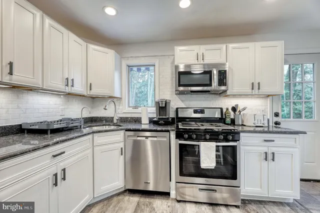 $5,990 | 191 Lakeshore Drive, Oakland, NJ 07436