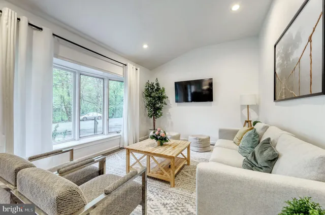 $5,990 | 191 Lakeshore Drive, Oakland, NJ 07436