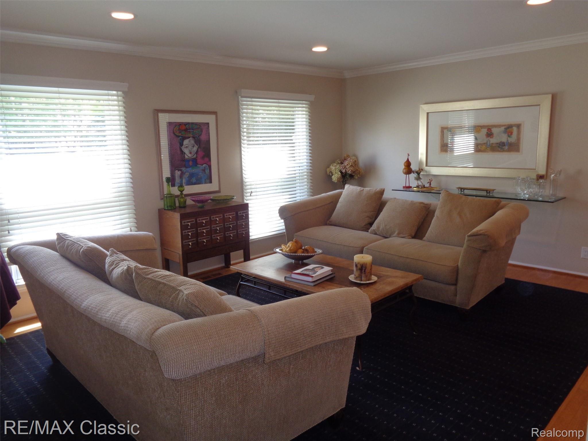 34020 Old Timber Road Farmington, MI 48331 - Photo 14 of 36 DSC04278 - Copy (2).JPG