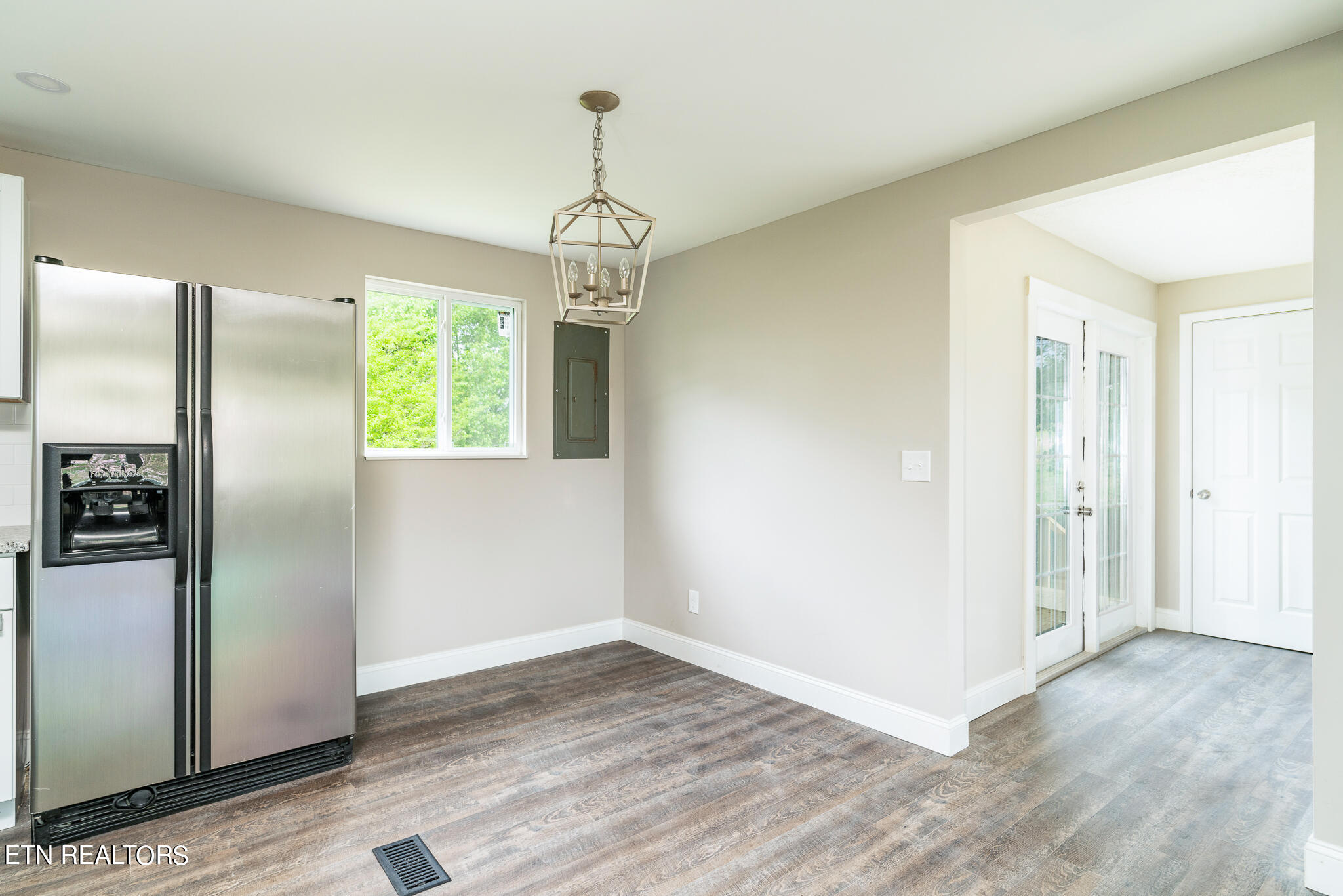 461 Cemetery Road Loudon, TN 37774 - Photo 10 of 26 Dining area