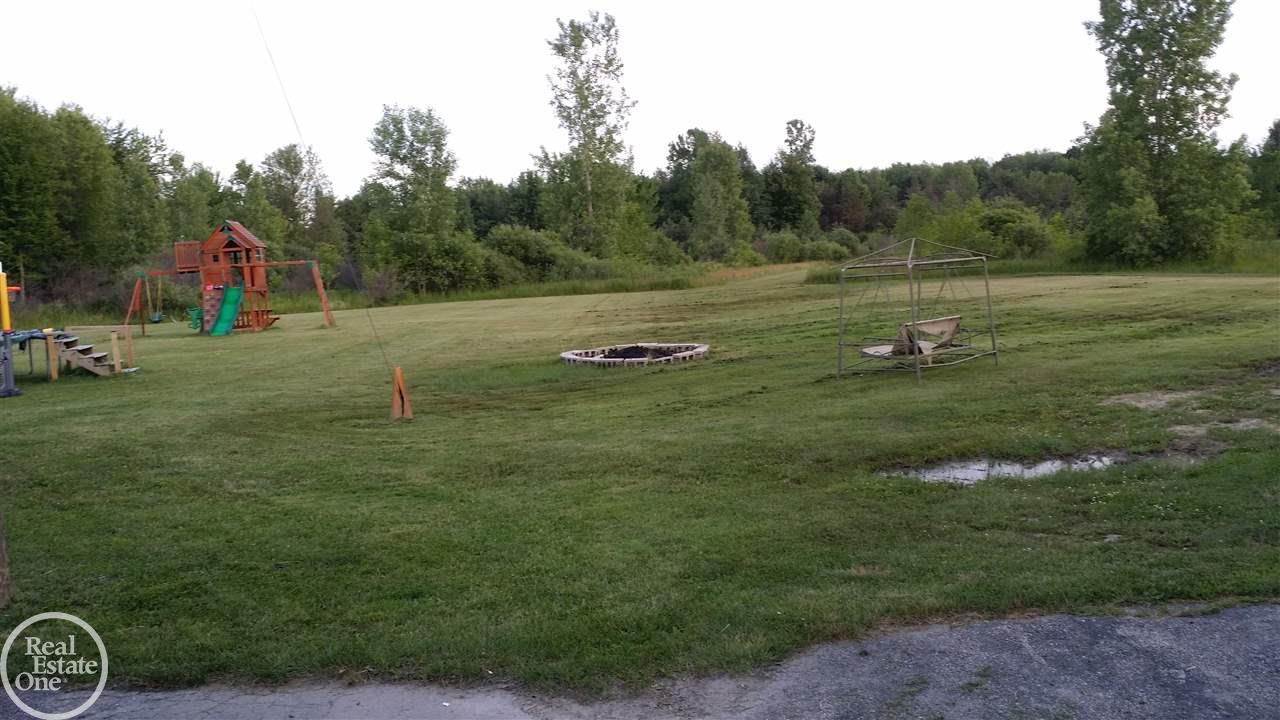9505 Brandon Road Avoca, MI 48006 - Photo 7 of 45