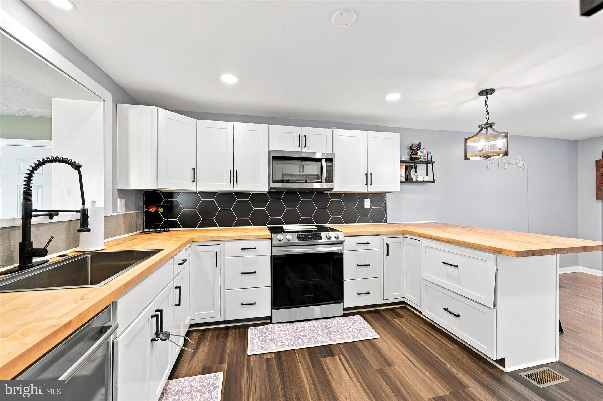 1813 Clinton Road Norristown, PA 19403 - Photo 11 of 24 Gallery Image 11