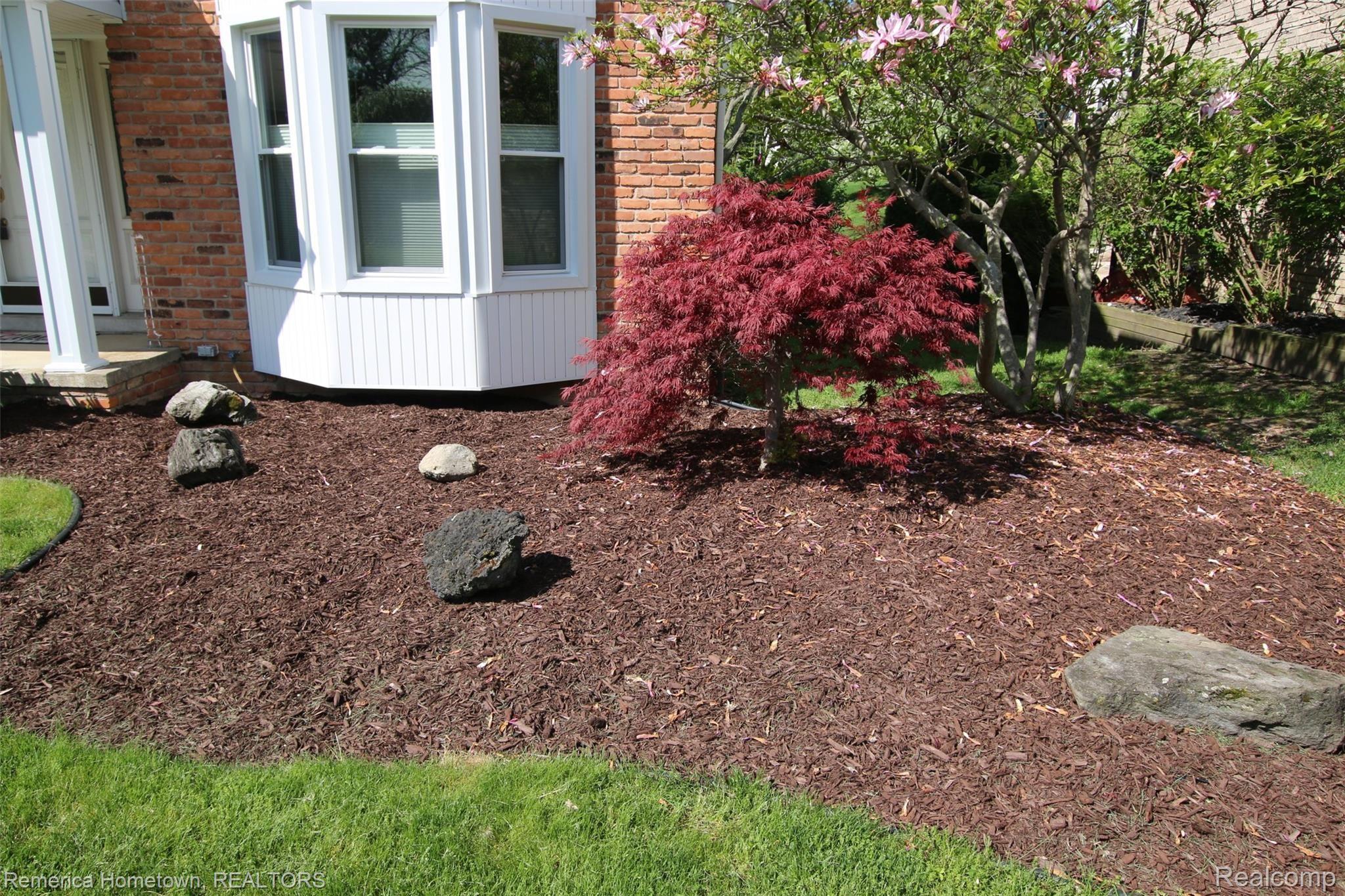 42486 Waterfall Road Northville, MI 48168 - Photo 3 of 35 IMG_2381.JPG