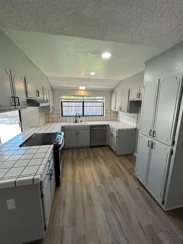 $436,900 | 916 Springoak Way, Stockton, CA 95209