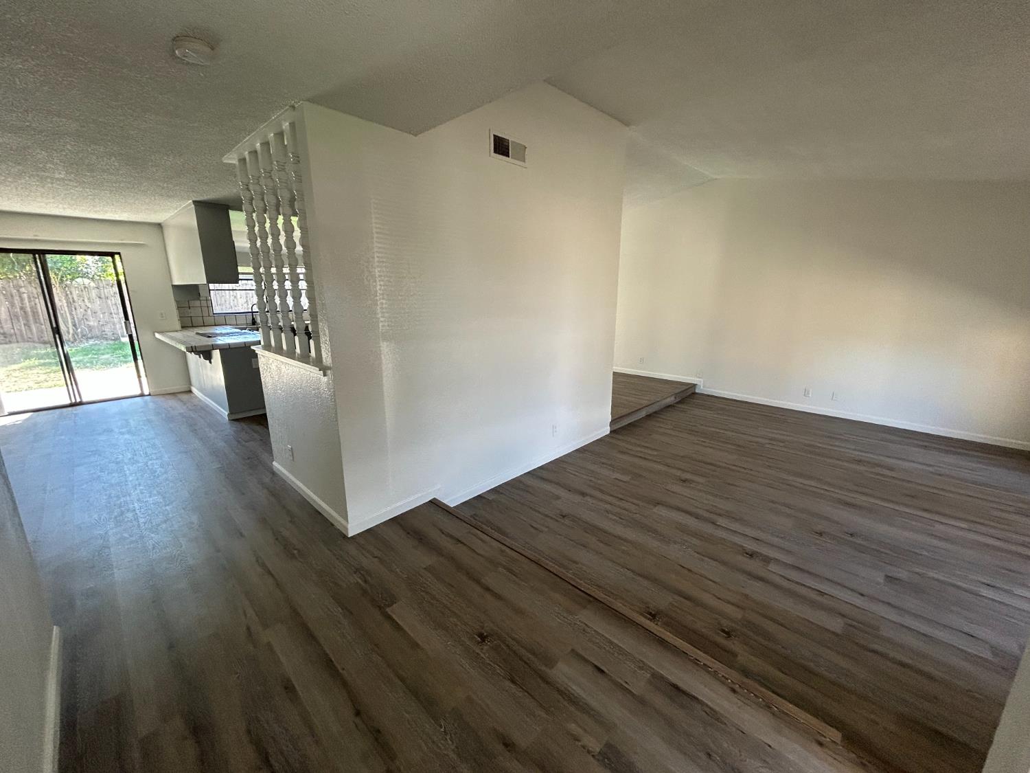 916 Springoak Way Stockton, CA 95209 - Photo 5 of 25