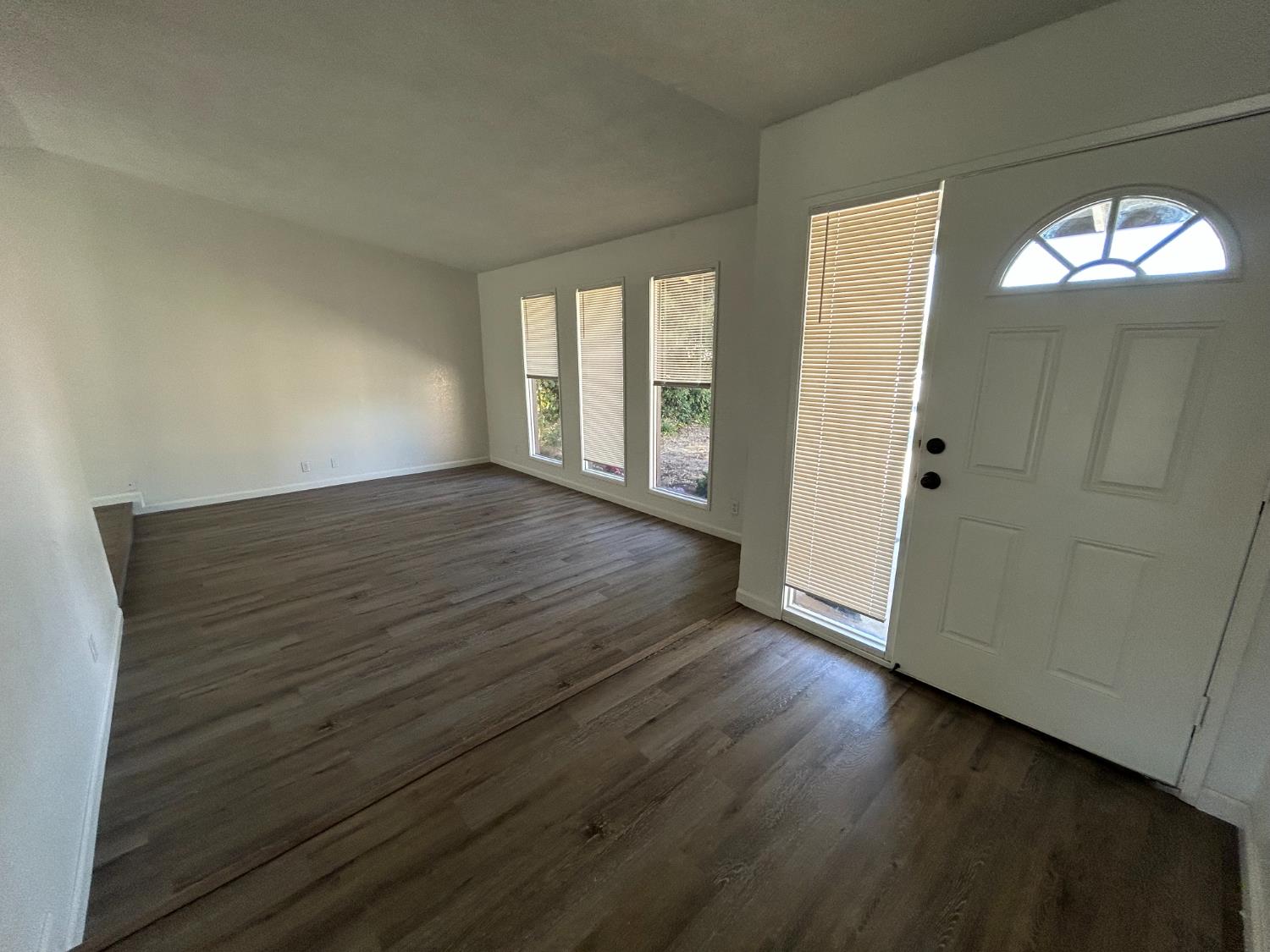 916 Springoak Way Stockton, CA 95209 - Photo 7 of 25