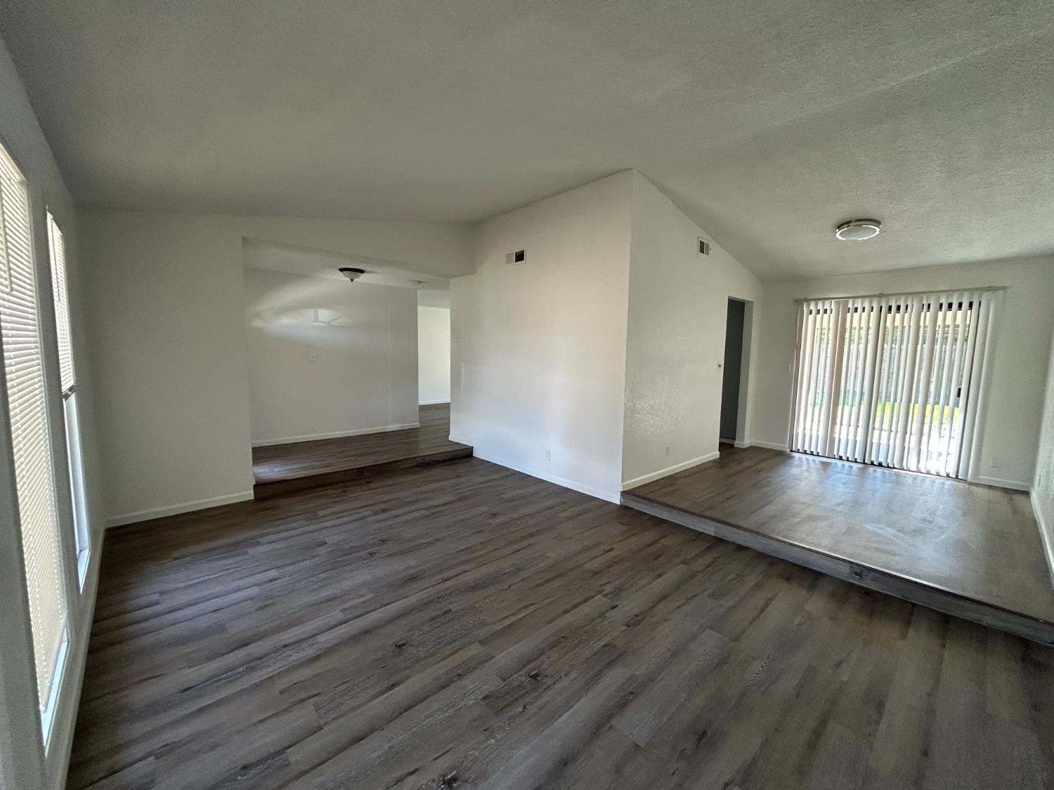 916 Springoak Way Stockton, CA 95209 - Photo 8 of 25