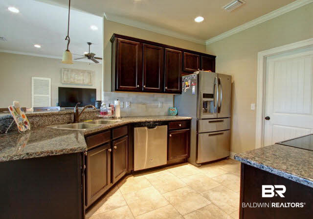 17481 Abingdon Lane Fairhope, AL 36532 - Photo 7 of 15 kitchen