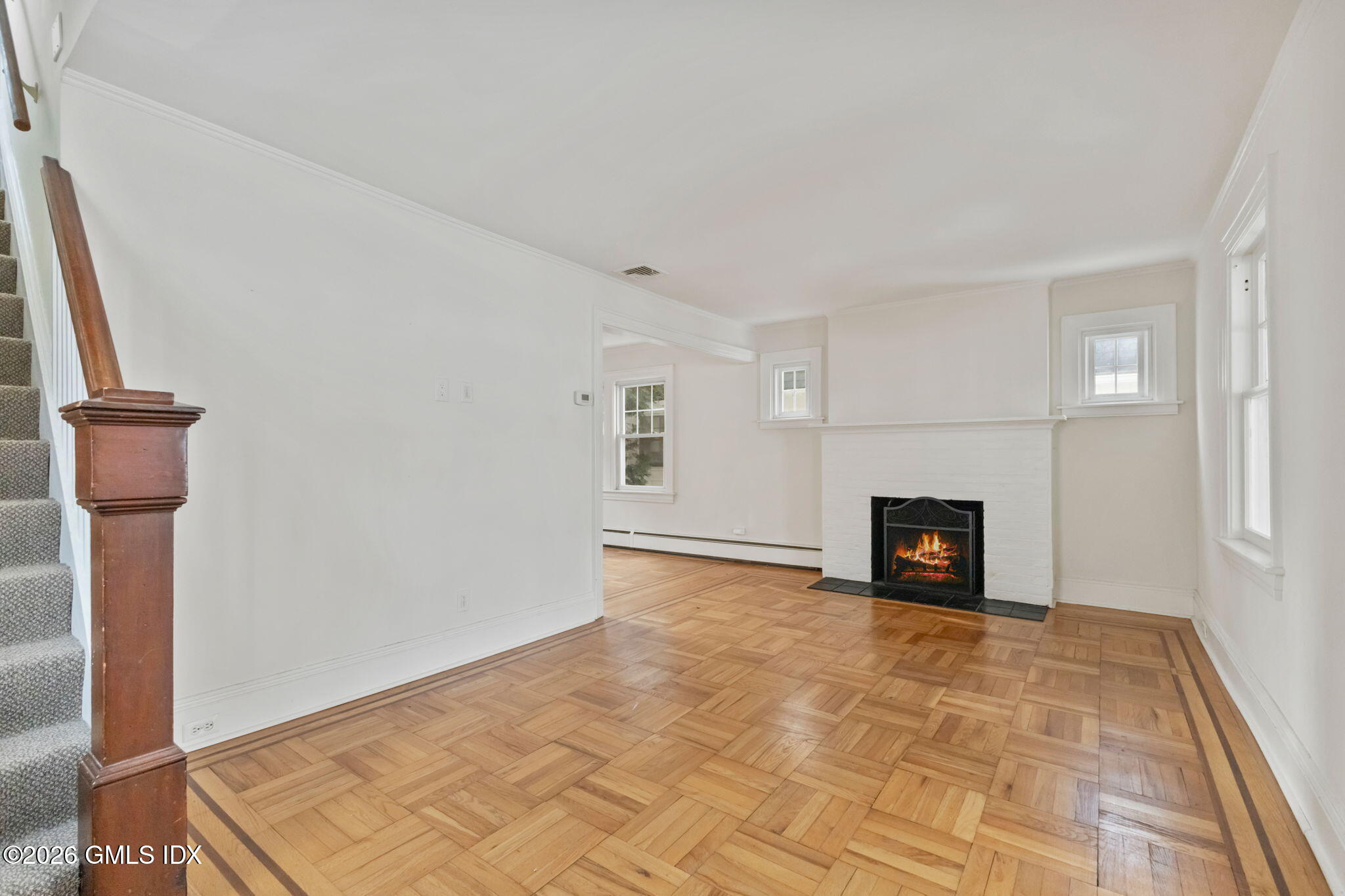 3 Bolling Place Greenwich, CT 06830 - Photo 4 of 18 Living Room
