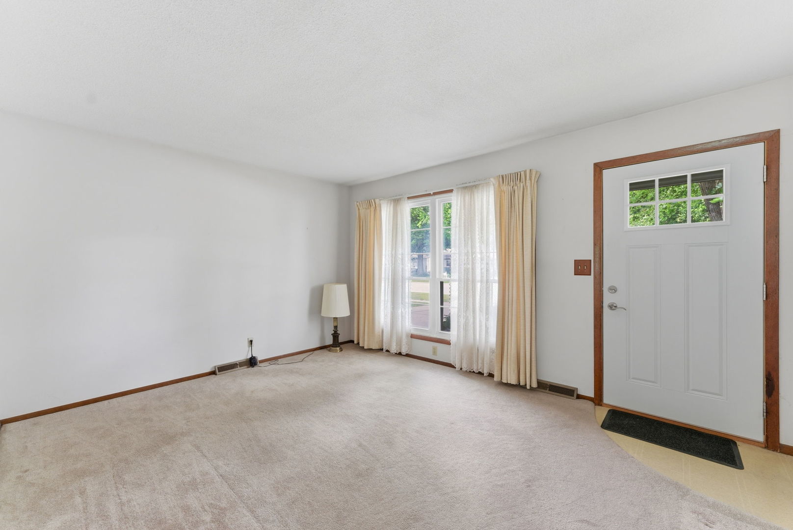 3108 Maplecrest Road Bettendorf, IA 52722 - Photo 4 of 26