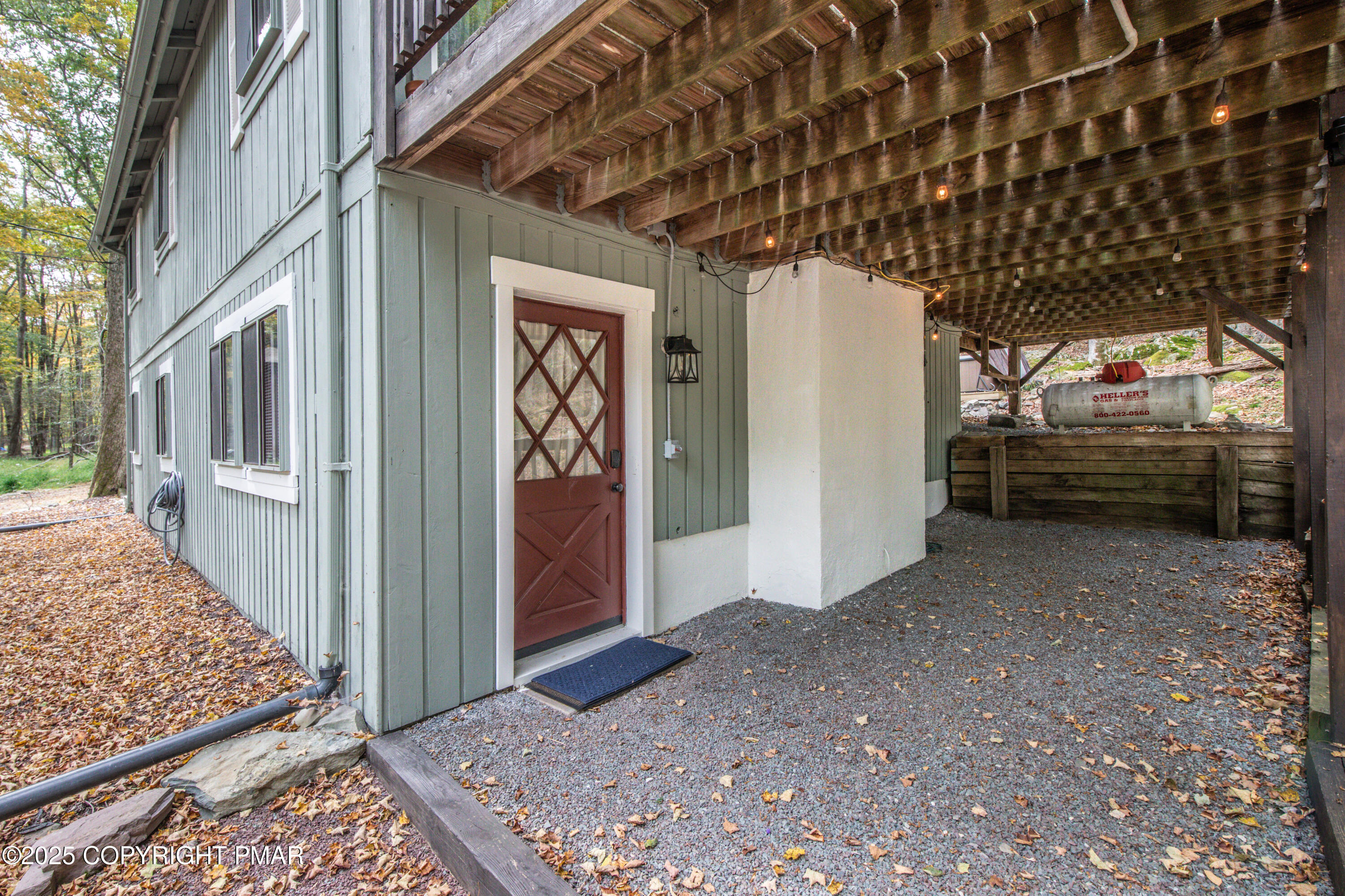 1827 Stag Run Pocono Lake, PA 18347 - Photo 2 of 41 0A5A9929-HDR