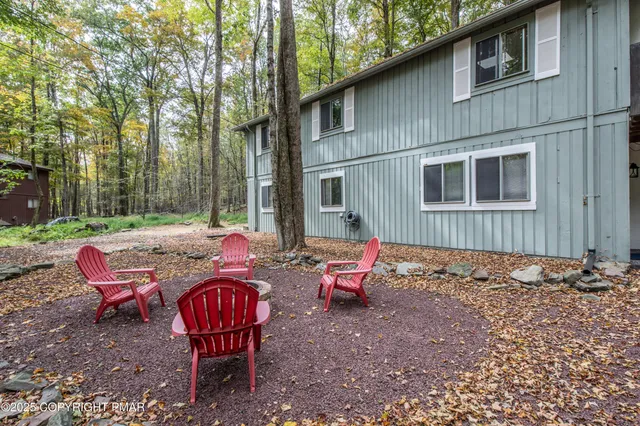 $2,200 | 1827 Stag Run, Pocono Lake, PA 18347