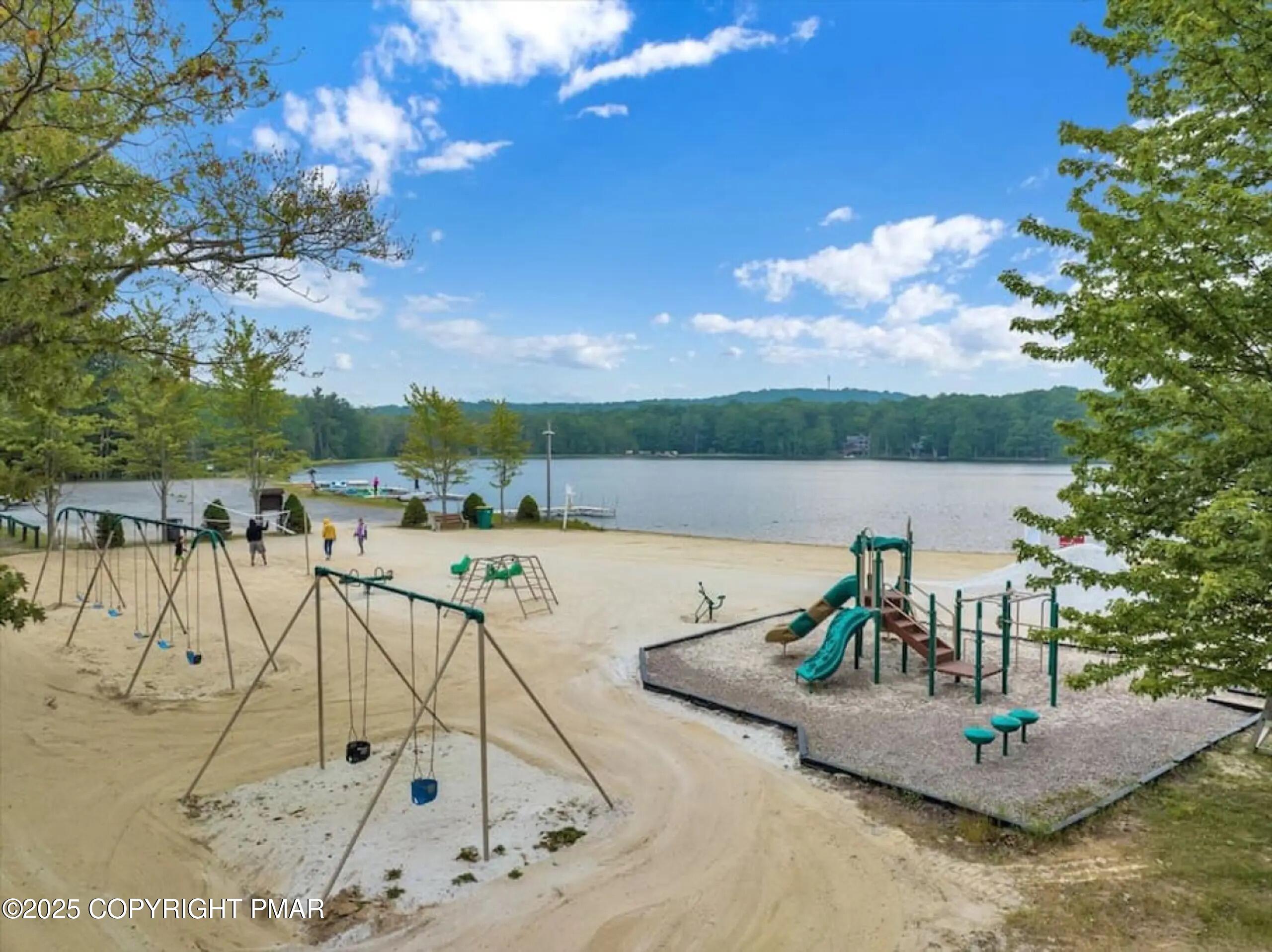 1827 Stag Run Pocono Lake, PA 18347 - Photo 38 of 41 Image