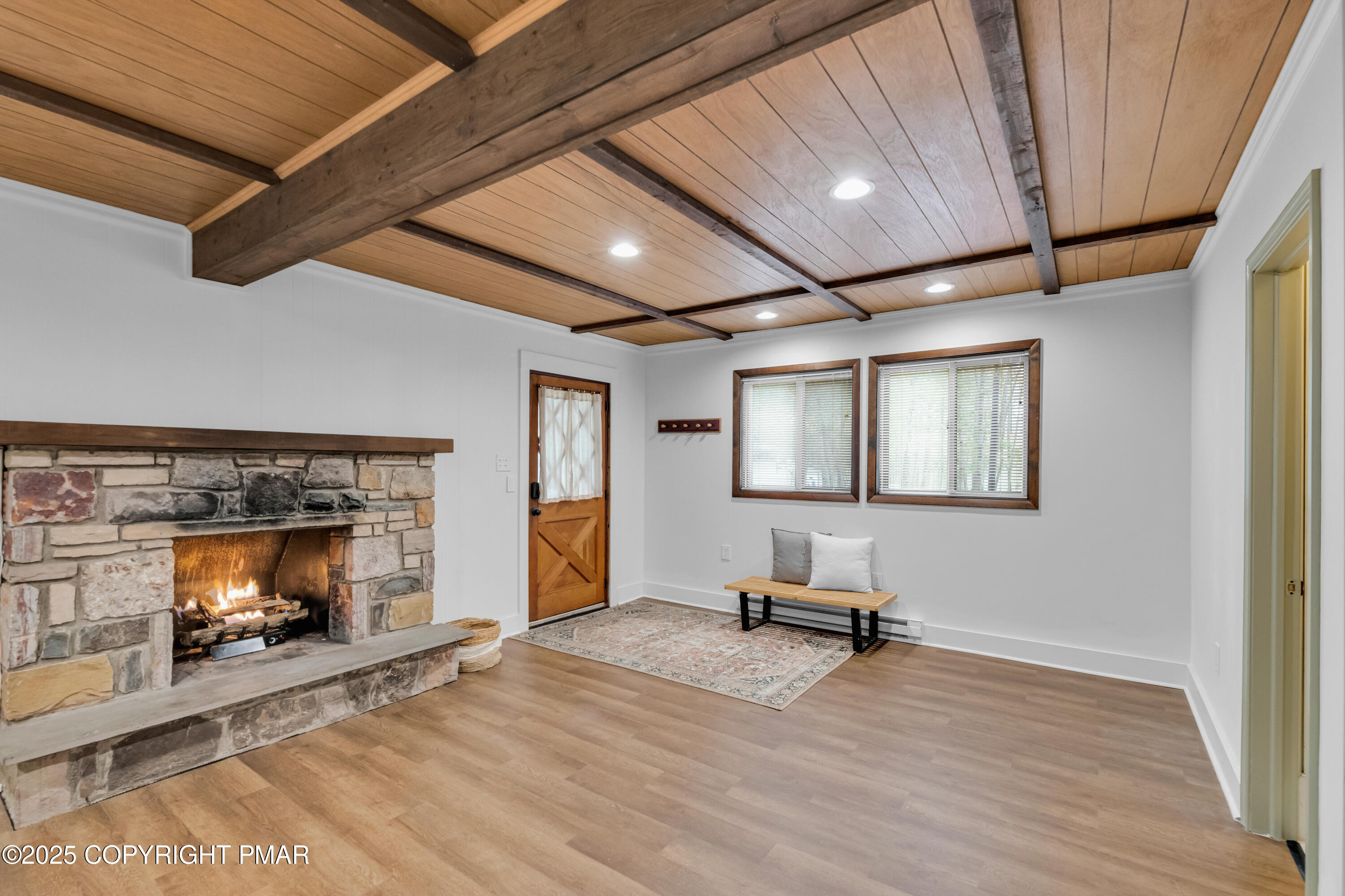 1827 Stag Run Pocono Lake, PA 18347 - Photo 5 of 41 0A5A9863