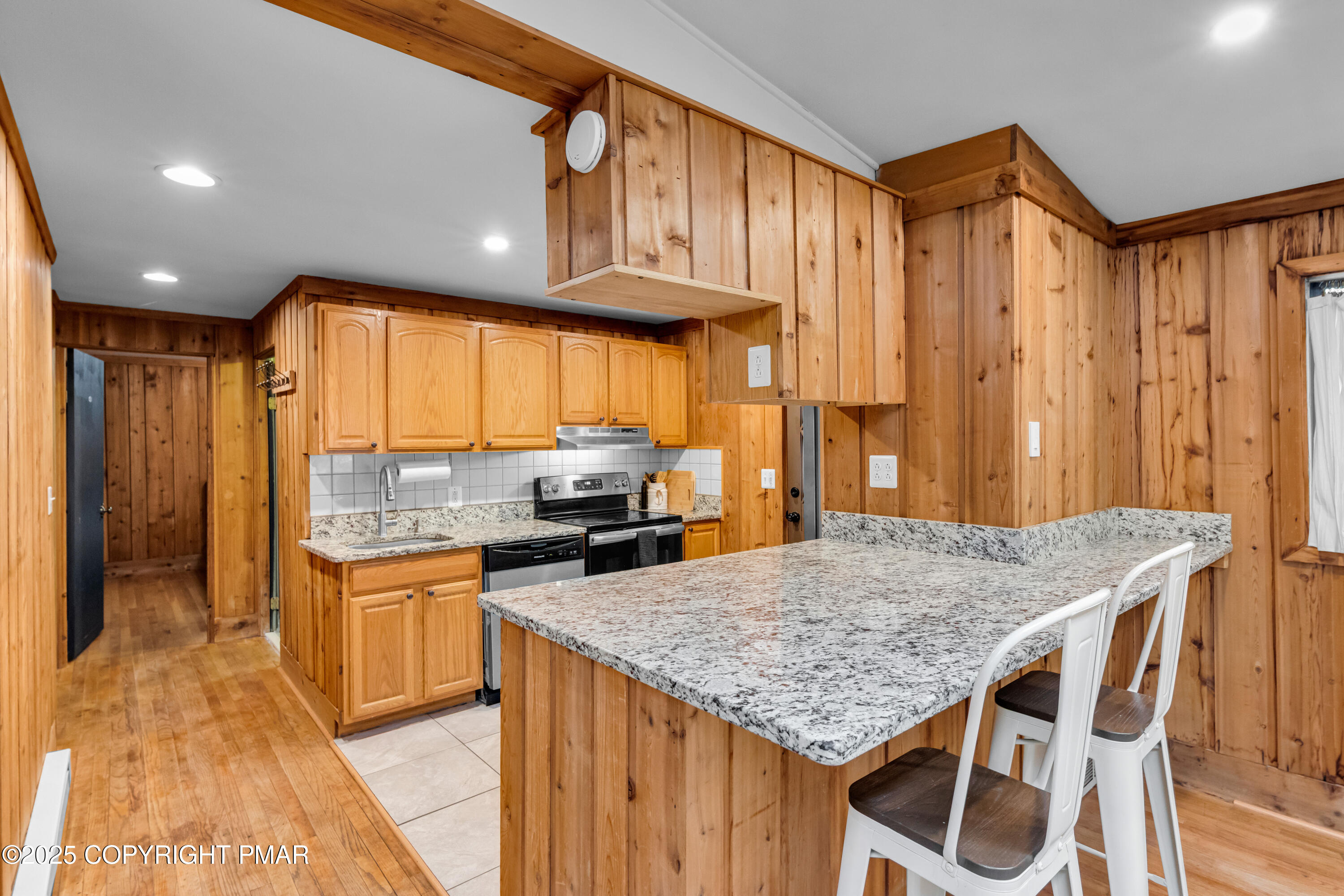 1827 Stag Run Pocono Lake, PA 18347 - Photo 9 of 41 0A5A9747