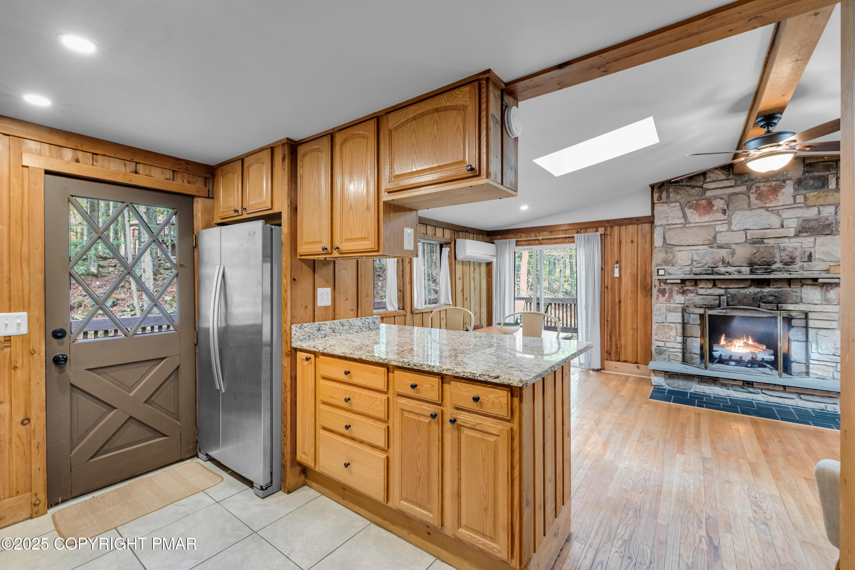 1827 Stag Run Pocono Lake, PA 18347 - Photo 10 of 41 0A5A9763