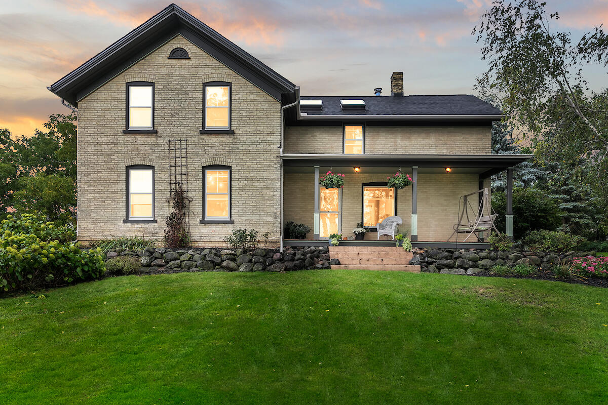 0I8A8759_1 image suite