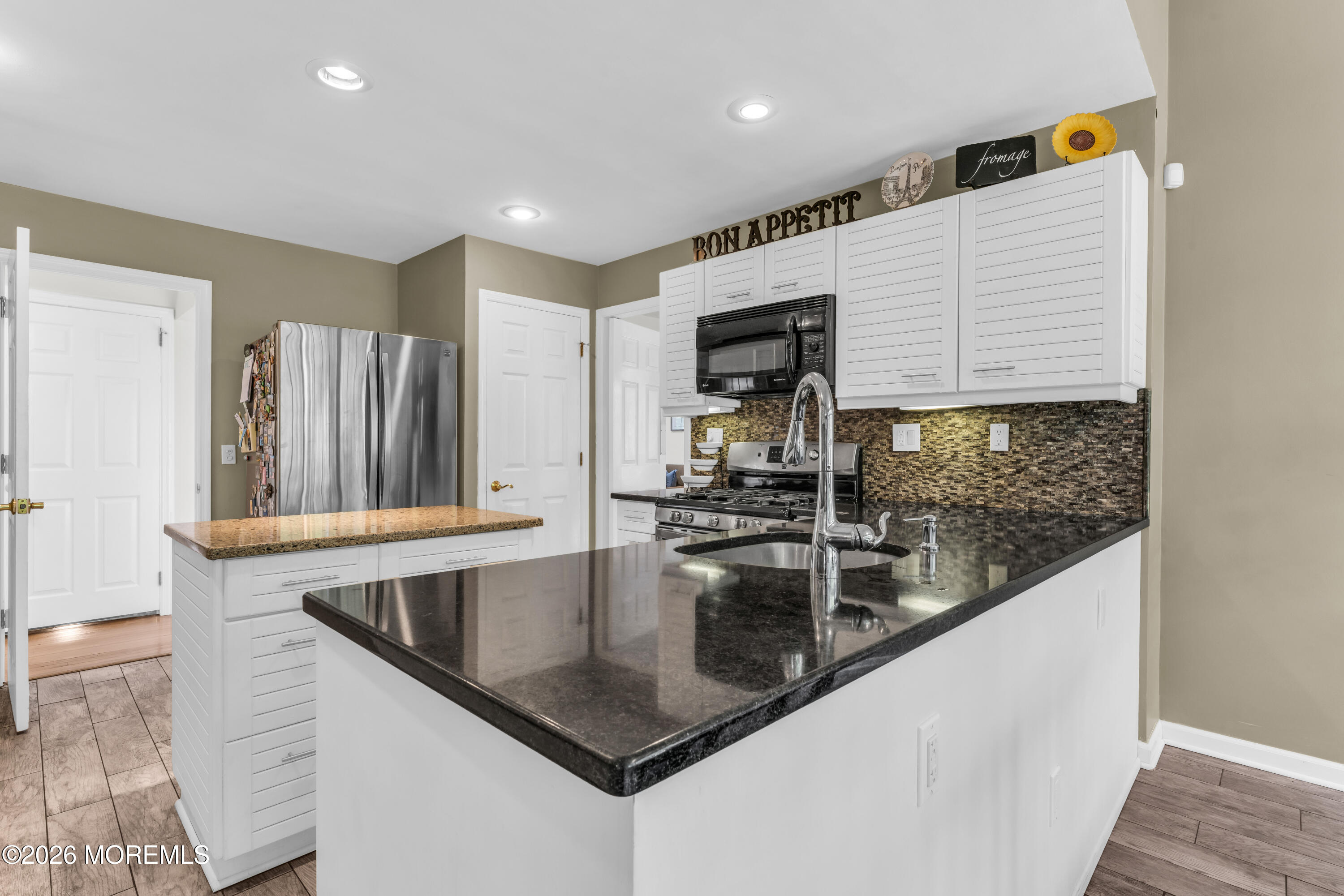 140 Tindall Road Middletown, NJ 07748 - Photo 18 of 64 photos_high_resolution_HOM00339