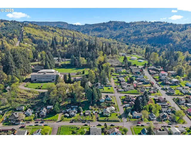 $380,000 | 410 East D Street, Rainier, OR 97048