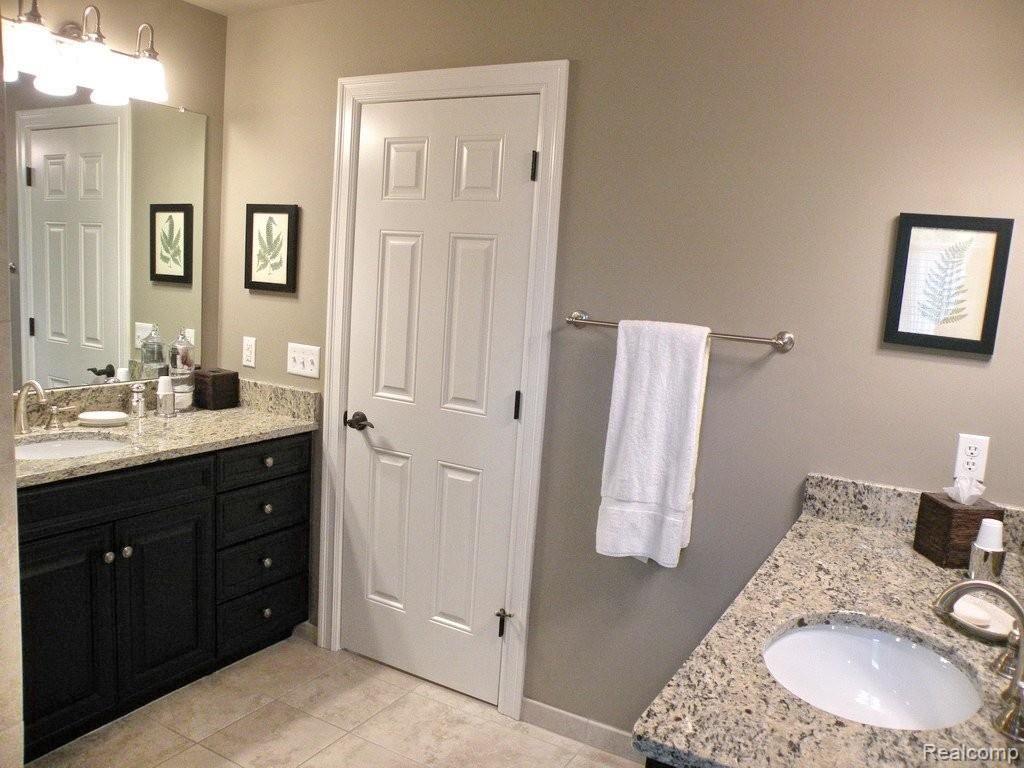 342 Woodward Avenue Rochester, MI 48307 - Photo 12 of 25 Master Bath
