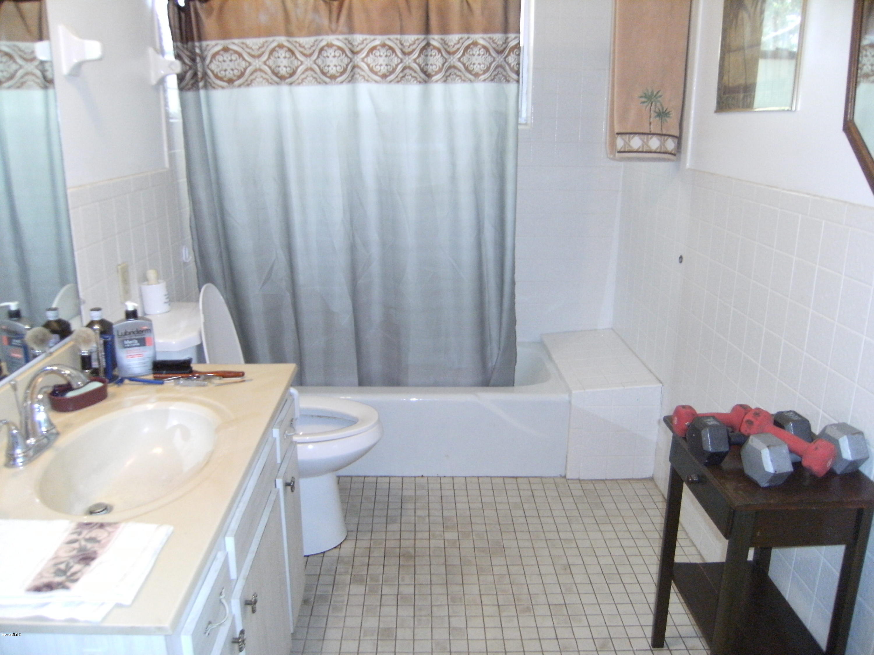 3230 Aurora Road Melbourne, FL 32934 - Photo 10 of 18 Master Bath