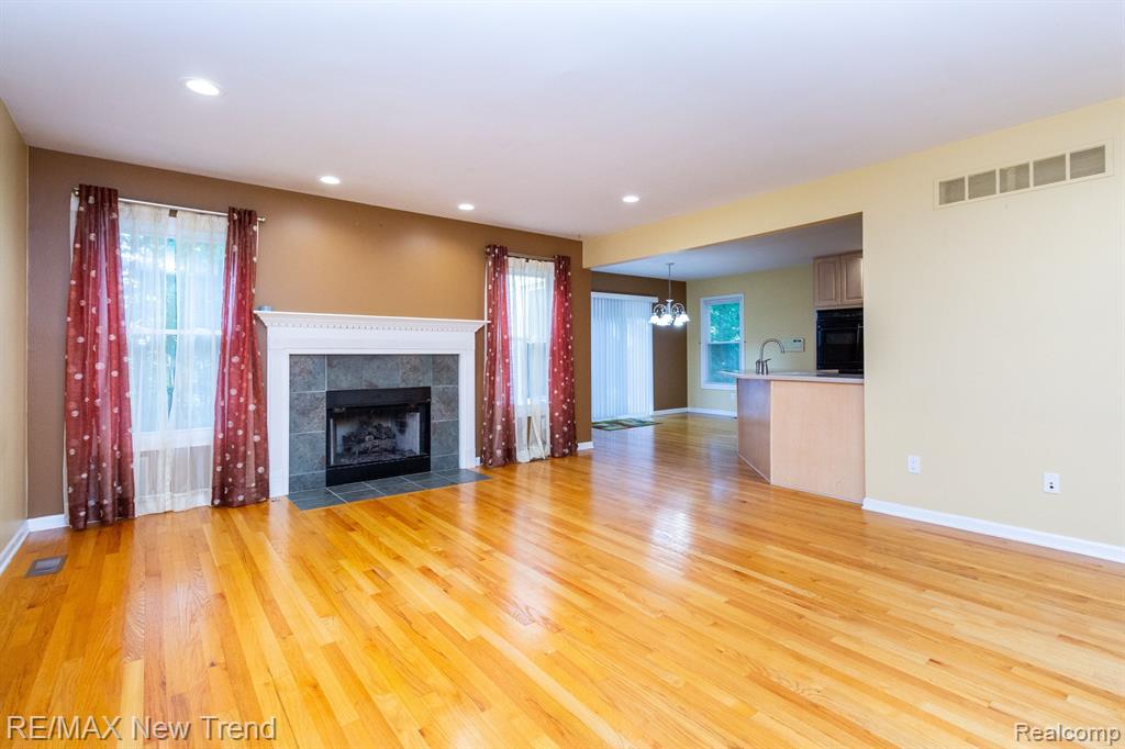 43159 Sandstone Drive Novi, MI 48377 - Photo 9 of 44