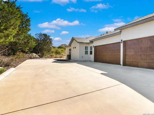 $799,900 | 250 Private Road 2775, Mico, TX 78056