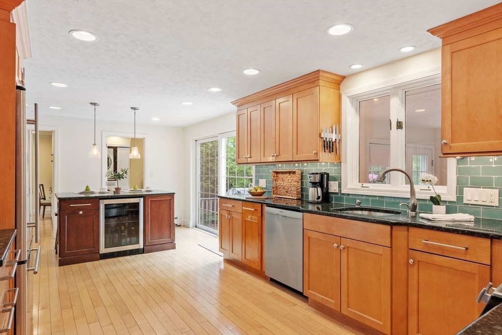 163 Candlestick Road North Andover, MA 01845 - Photo 3 of 41 Gallery Image 3