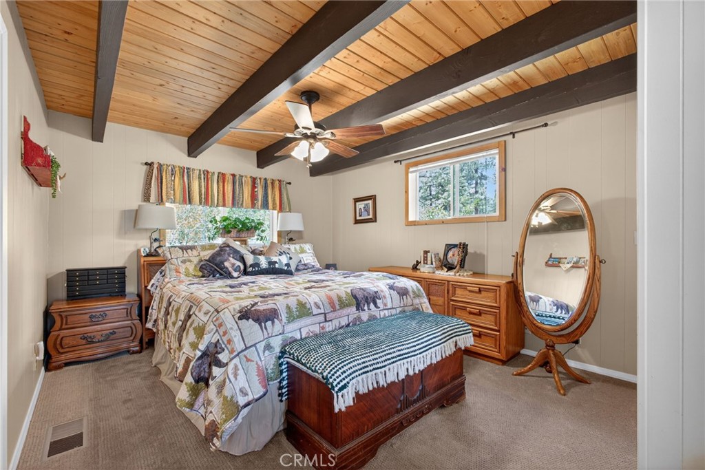 1488 Linnet Road Wrightwood, CA 92397 - Photo 19 of 74 Primary bedroom