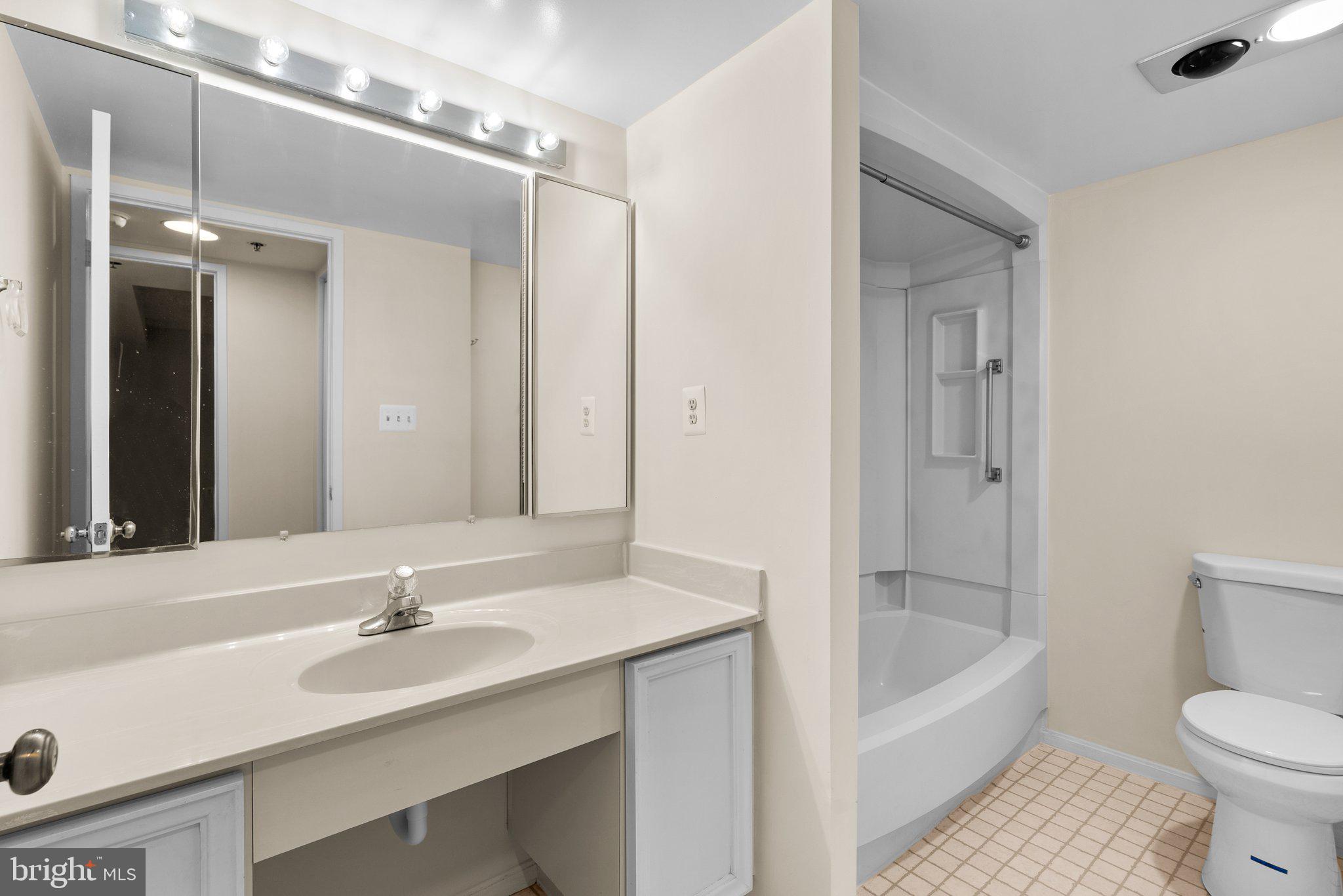 15115 Interlachen Drive, Unit 3416 Silver Spring, MD 20906 - Photo 23 of 33 Full Bath