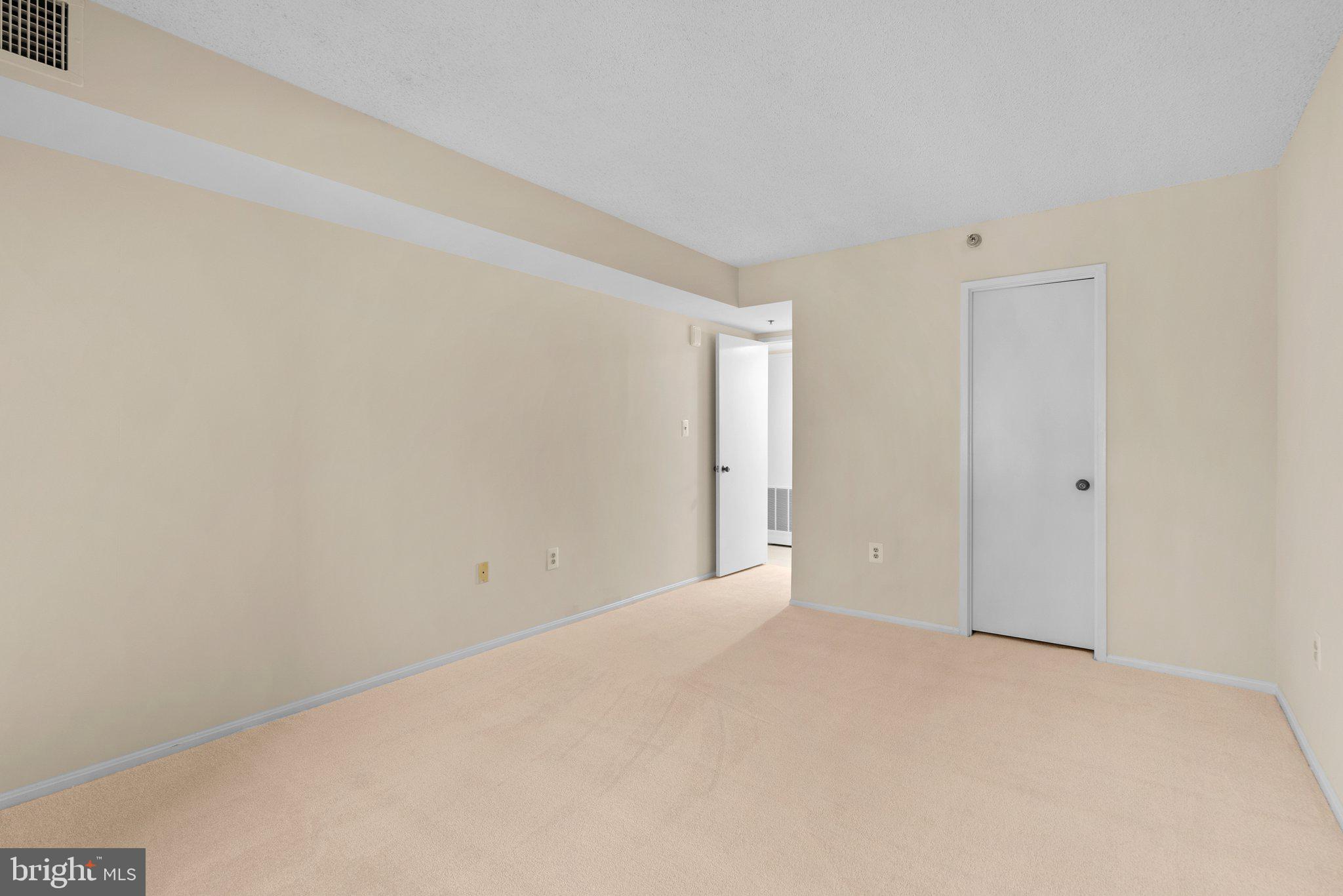 15115 Interlachen Drive, Unit 3416 Silver Spring, MD 20906 - Photo 25 of 33 Owner's Suite