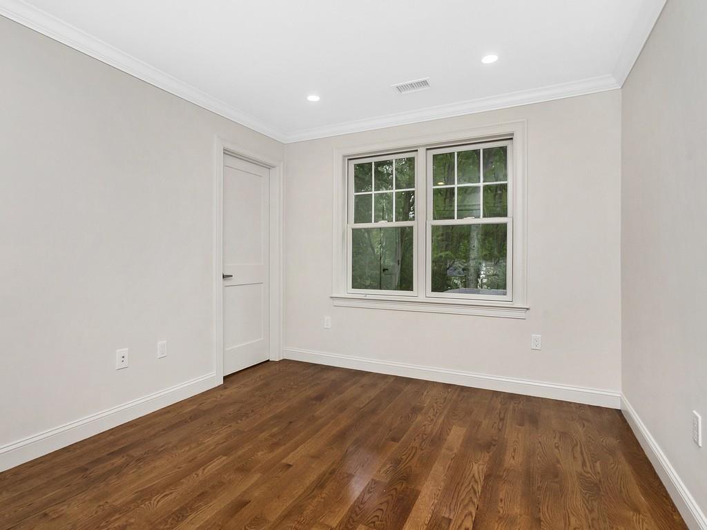 10 Elinor Road Newton, MA 02461 - Photo 20 of 28