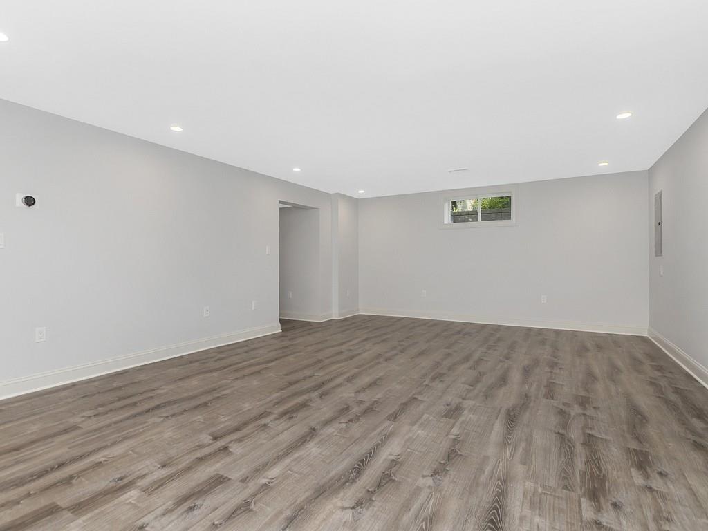 10 Elinor Road Newton, MA 02461 - Photo 24 of 28