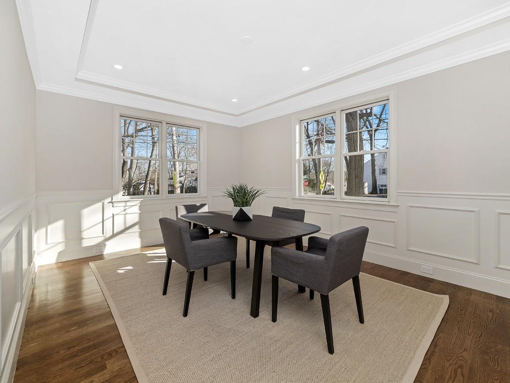 10 Elinor Road Newton, MA 02461 - Photo 3 of 28