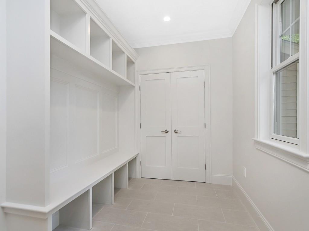 10 Elinor Road Newton, MA 02461 - Photo 10 of 28