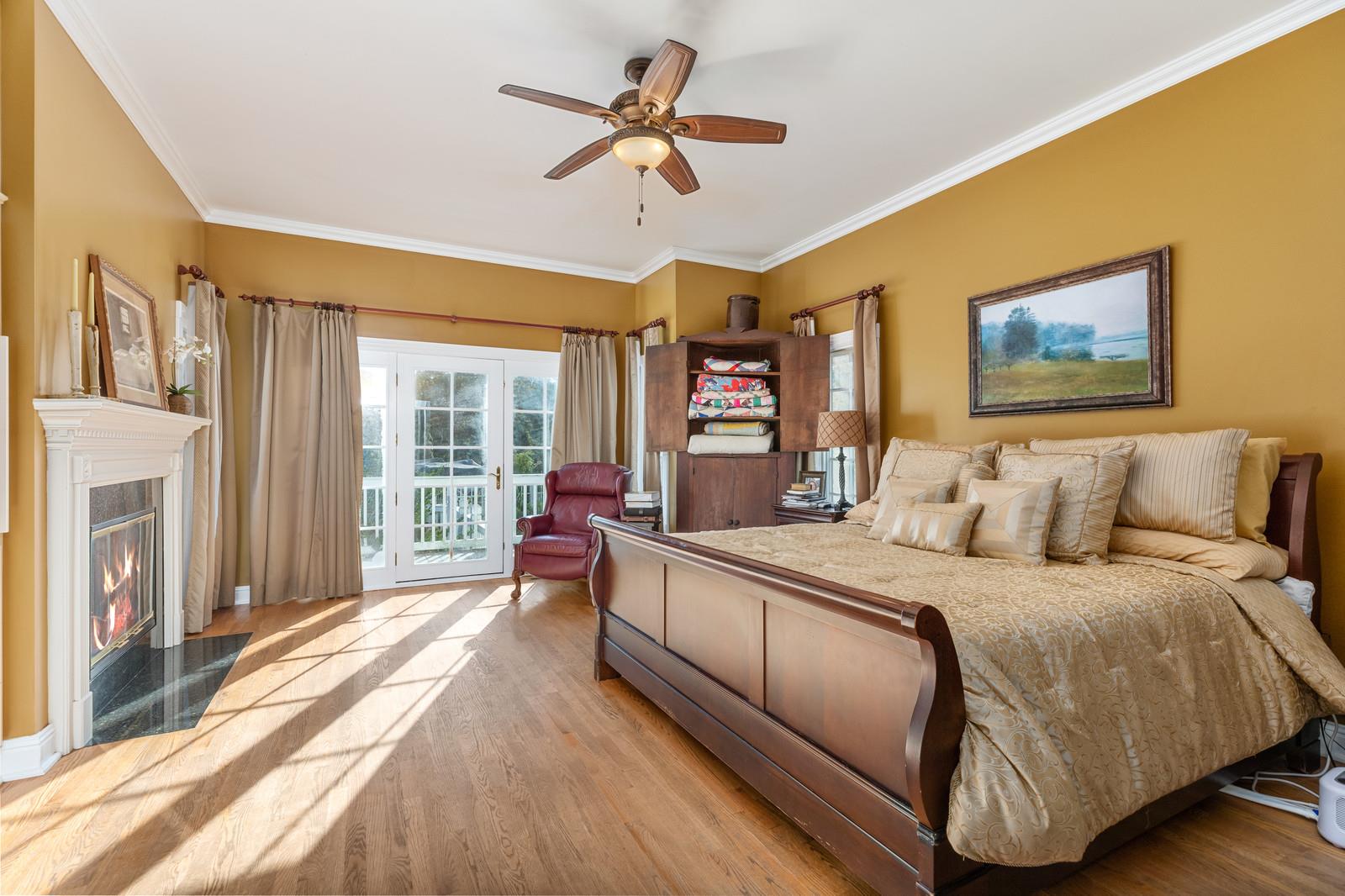 4304 Clarence Murphy Road Springfield, TN 37172 - Photo 12 of 30 a bed room with a bed and a chandelier