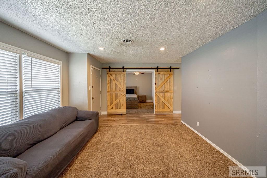 1040 Everett Avenue Pocatello, ID 83201 - Photo 6 of 37