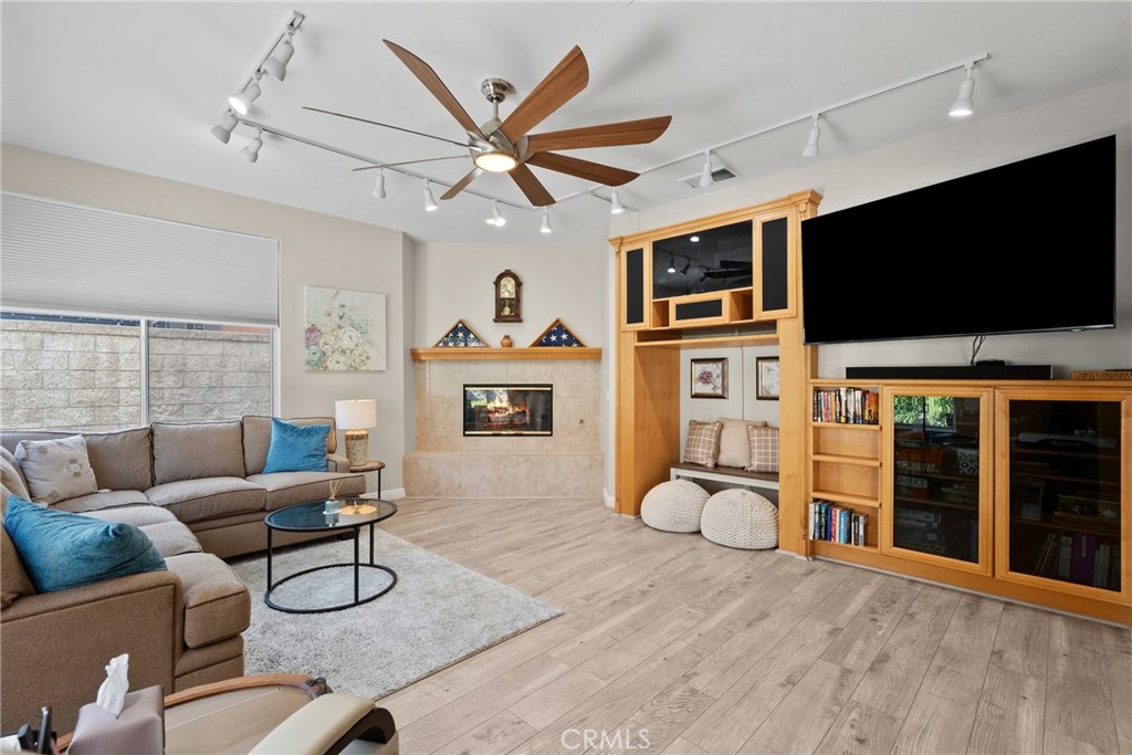 82 Springfield Mission Viejo, CA 92692 - Photo 26 of 68 Family Room