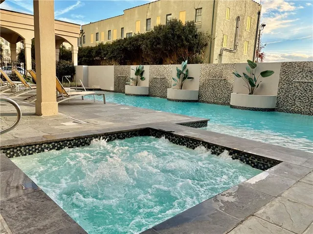 $1,750 | 1205 St Charles Avenue, Unit 1101, New Orleans, LA 70130