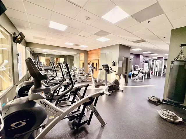 $1,750 | 1205 St Charles Avenue, Unit 1101, New Orleans, LA 70130