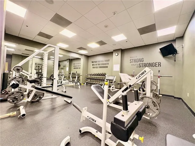 $1,750 | 1205 St Charles Avenue, Unit 1101, New Orleans, LA 70130