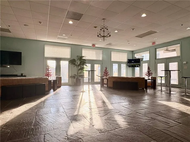 $1,750 | 1205 St Charles Avenue, Unit 1101, New Orleans, LA 70130