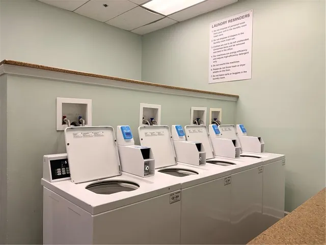 $1,750 | 1205 St Charles Avenue, Unit 1101, New Orleans, LA 70130