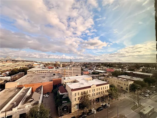 $1,750 | 1205 St Charles Avenue, Unit 1101, New Orleans, LA 70130