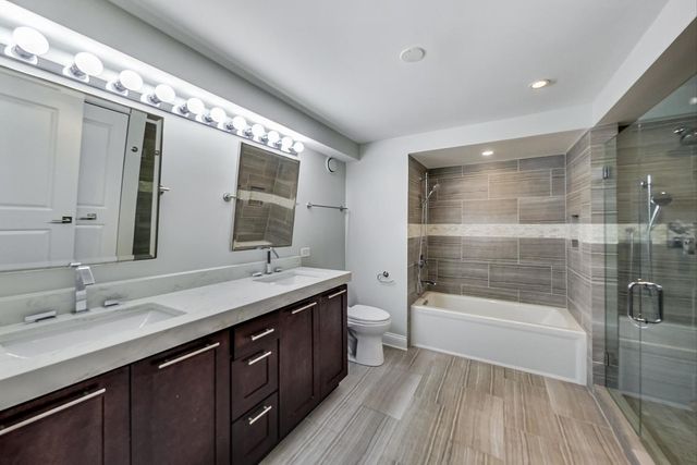 $700,000 | 545 North Dearborn Street, Unit 3204, Chicago, IL 60654