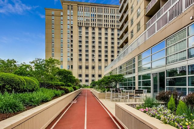 $700,000 | 545 North Dearborn Street, Unit 3204, Chicago, IL 60654