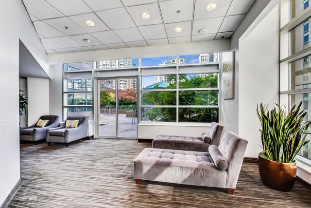 $700,000 | 545 North Dearborn Street, Unit 3204, Chicago, IL 60654