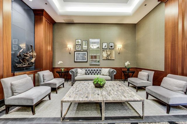 $700,000 | 545 North Dearborn Street, Unit 3204, Chicago, IL 60654