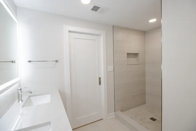 $2,500 | 1139 North Winchester Avenue, Unit G, Chicago, IL 60622